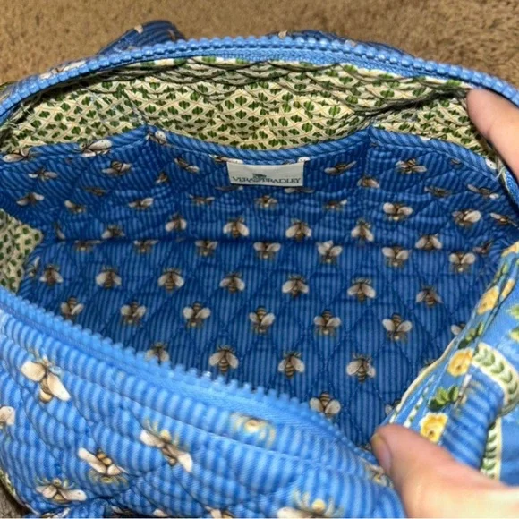 Rare Vintage Classic Vera Bradley 100 bag/mini duffel purse in Bees and Roses - Picture 6 of 8